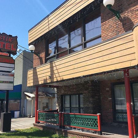 Motel Rustik Chateauguay Heights Экстерьер фото